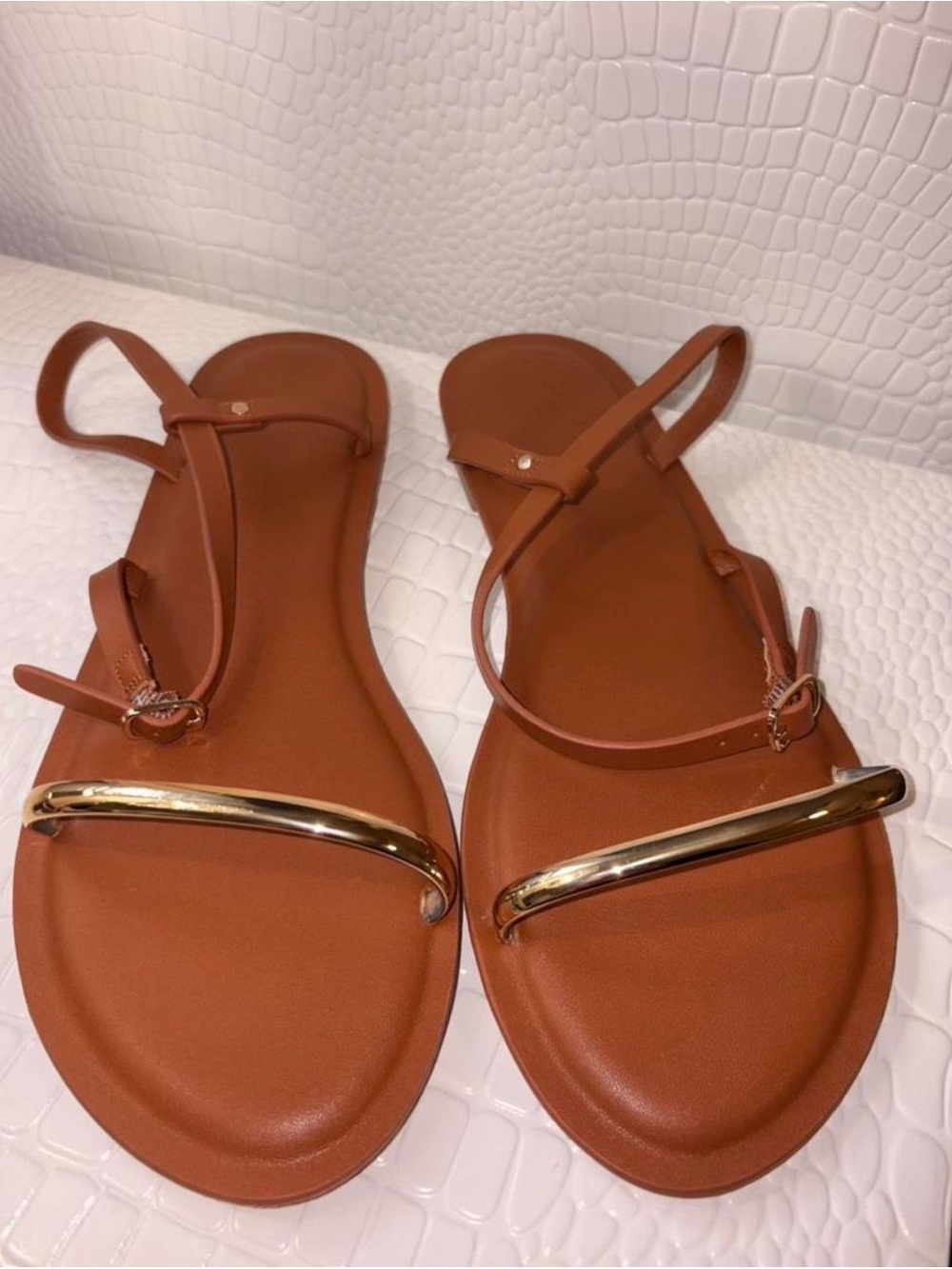 Universal Thread size 10 Brown Strappy Sandals with Gold Bar Accent